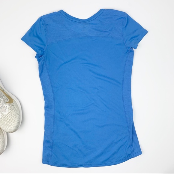 Two piece Women’s Nike Challenger DRI-FIT top - Picture 6 of 7